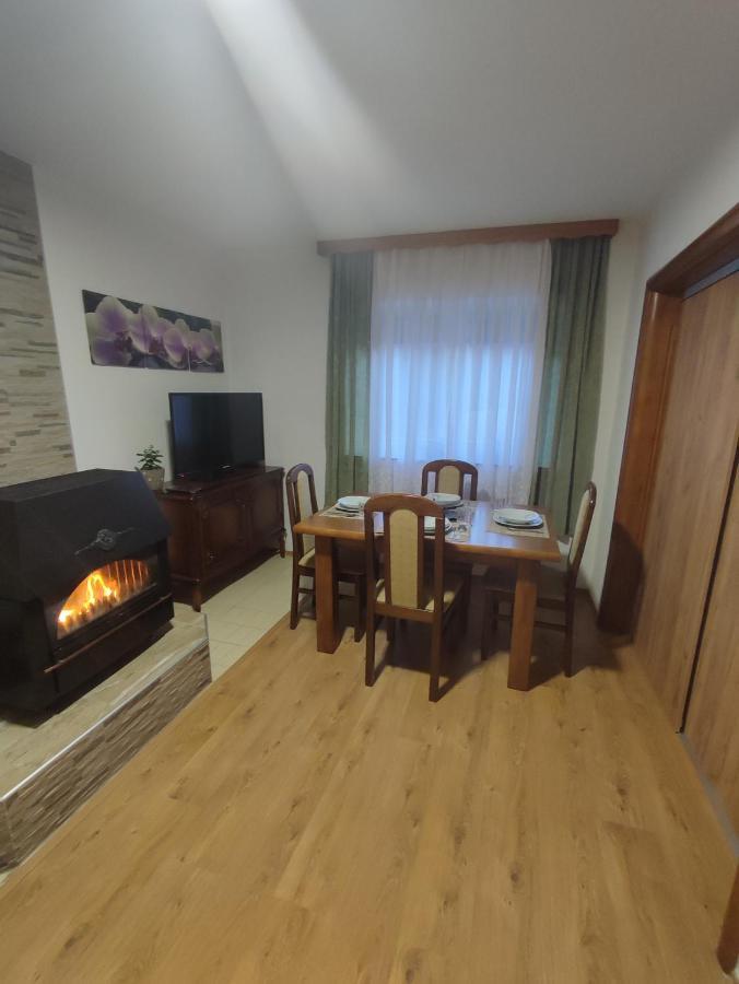 Apartman Adna Kulen Vakuf Εξωτερικό φωτογραφία