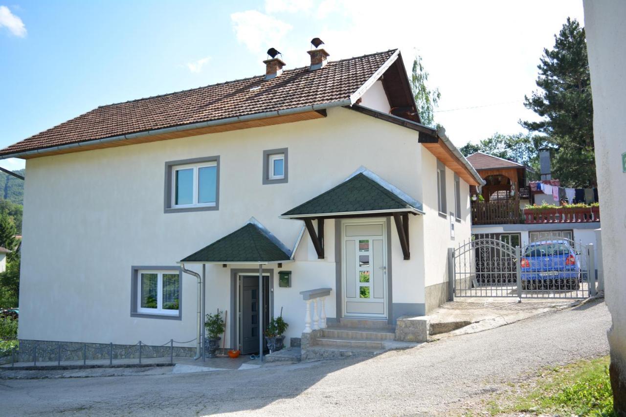 Apartman Adna Kulen Vakuf Εξωτερικό φωτογραφία